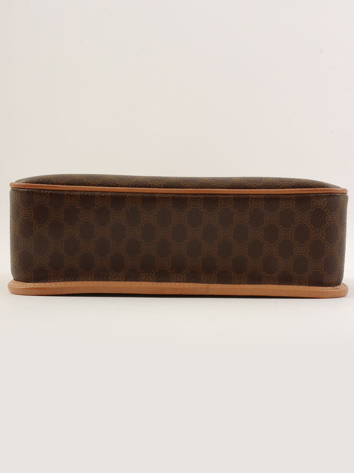 マカダムパターンロゴプレートショルダーバッグ ブラウン