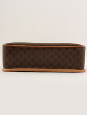 マカダムパターンロゴプレートショルダーバッグ ブラウン