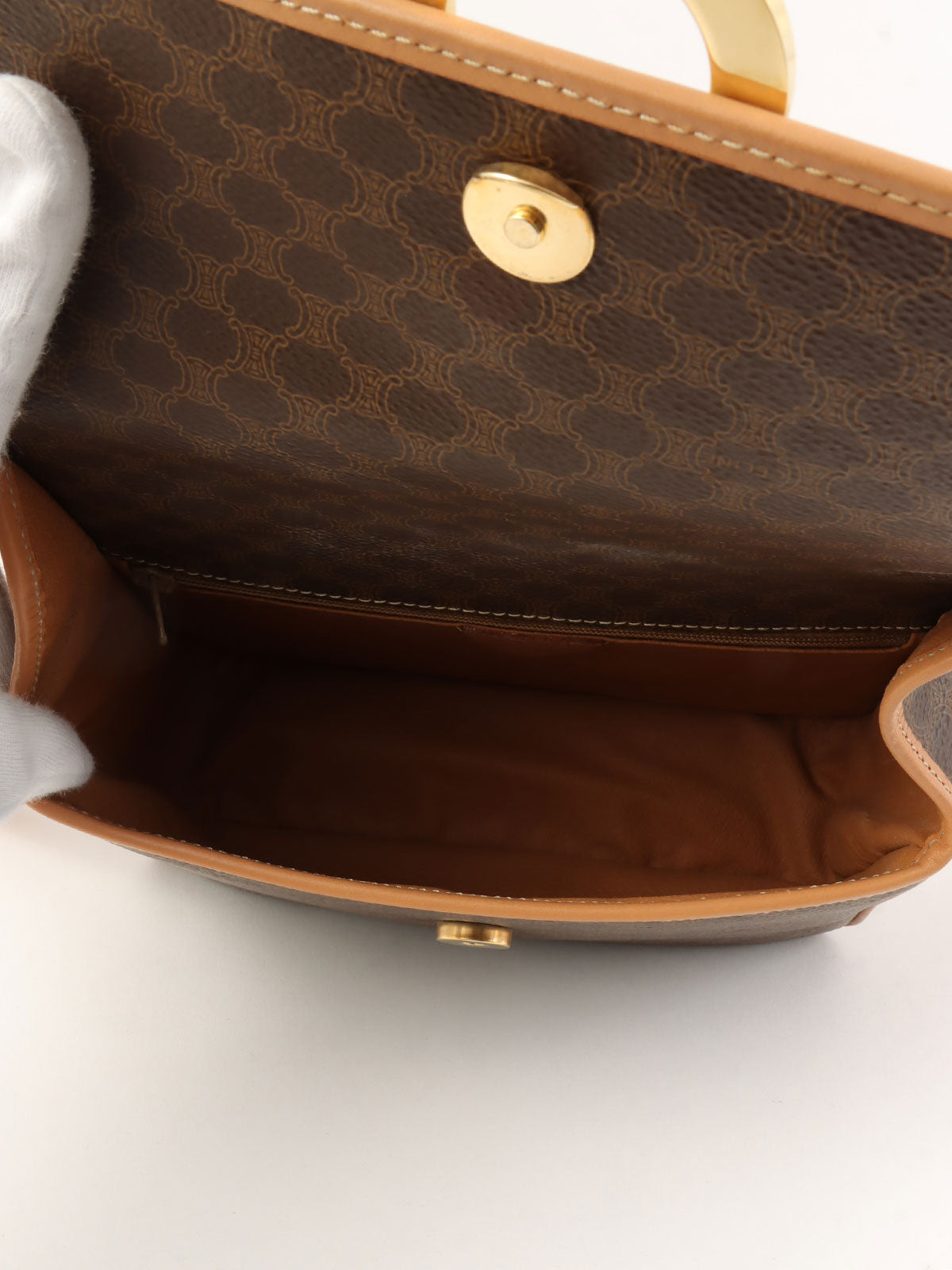 マカダムパターンロゴプレートショルダーバッグ ブラウン