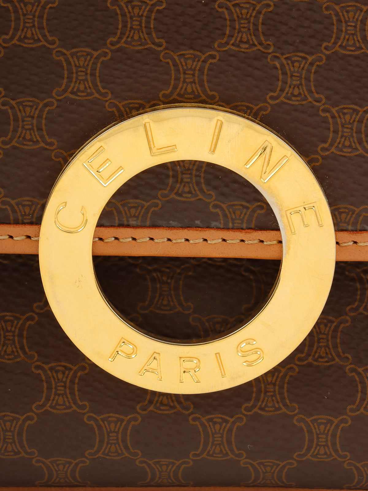 マカダムパターンロゴプレートショルダーバッグ ブラウン