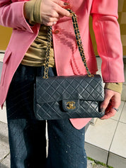 1990年頃製 クラシックフラップチェーンバッグ23cm ネイビー