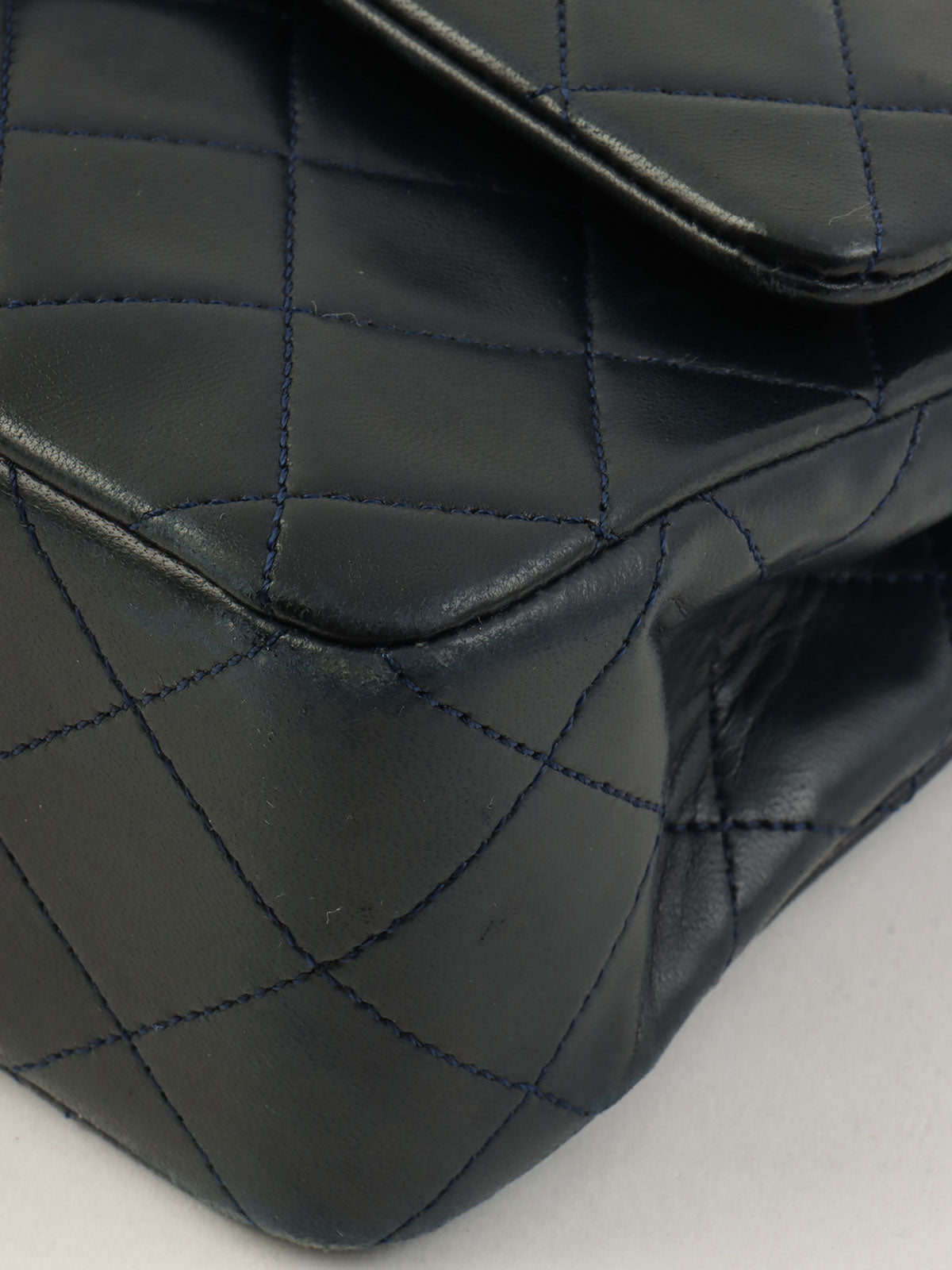 1990年頃製 クラシックフラップチェーンバッグ23cm ネイビー