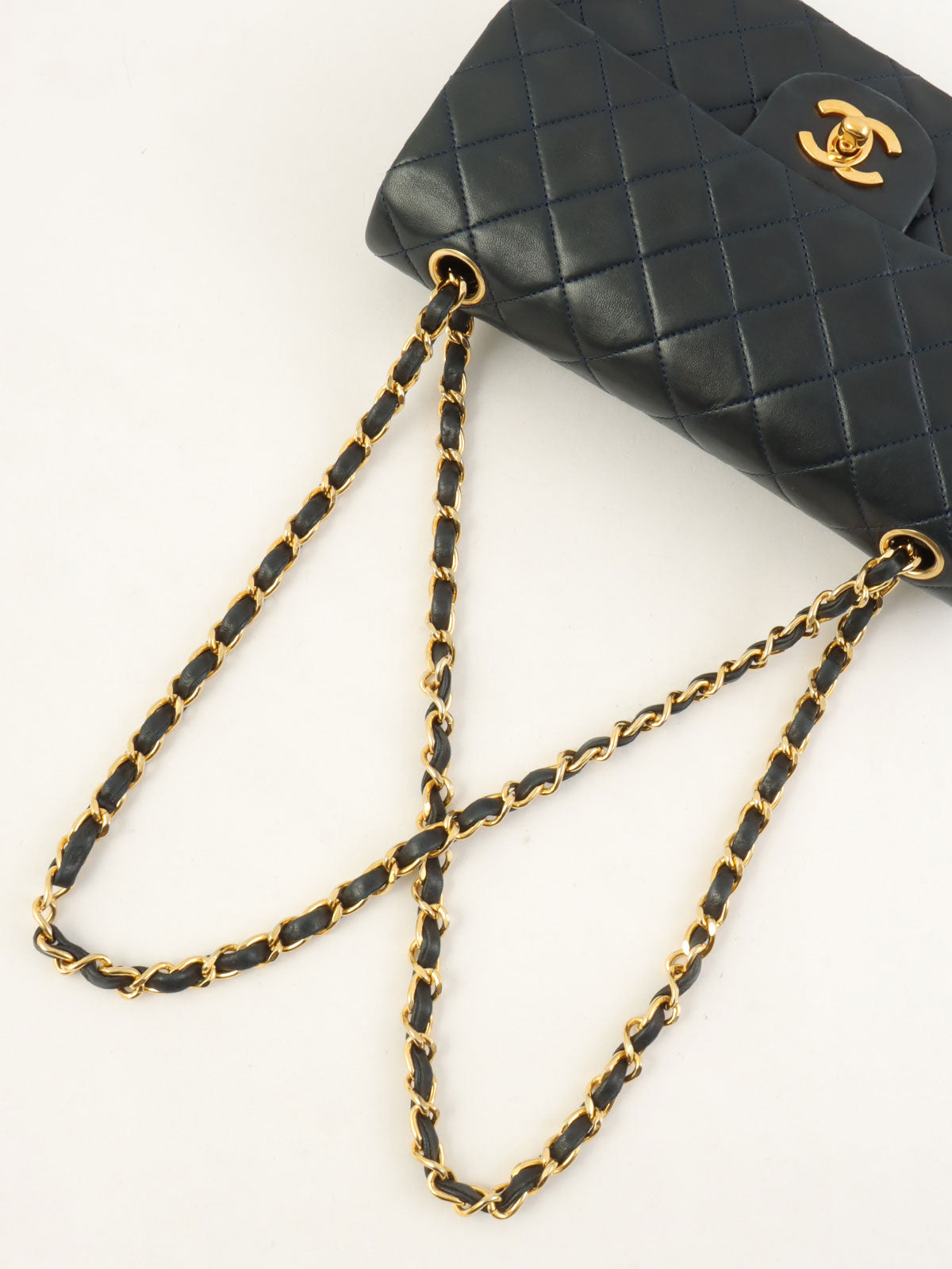 1990年頃製 クラシックフラップチェーンバッグ23cm ネイビー