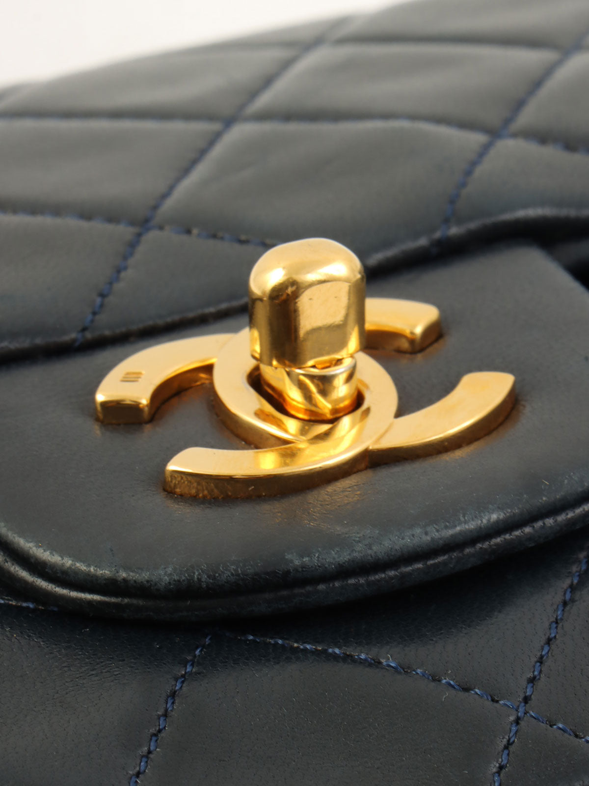 1990年頃製 クラシックフラップチェーンバッグ23cm ネイビー