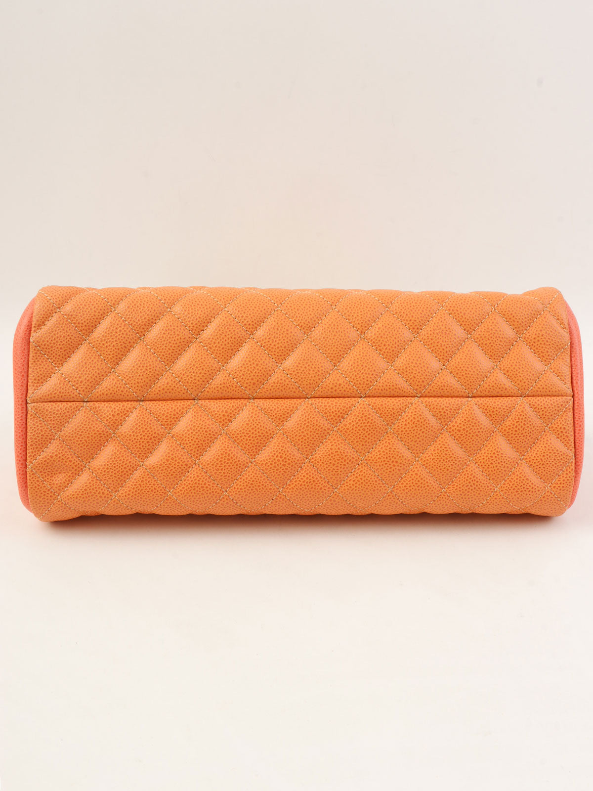 2013年頃製 キャビアスキンCCマークチャームチェーンショルダーバッグ オレンジ/ホワイト