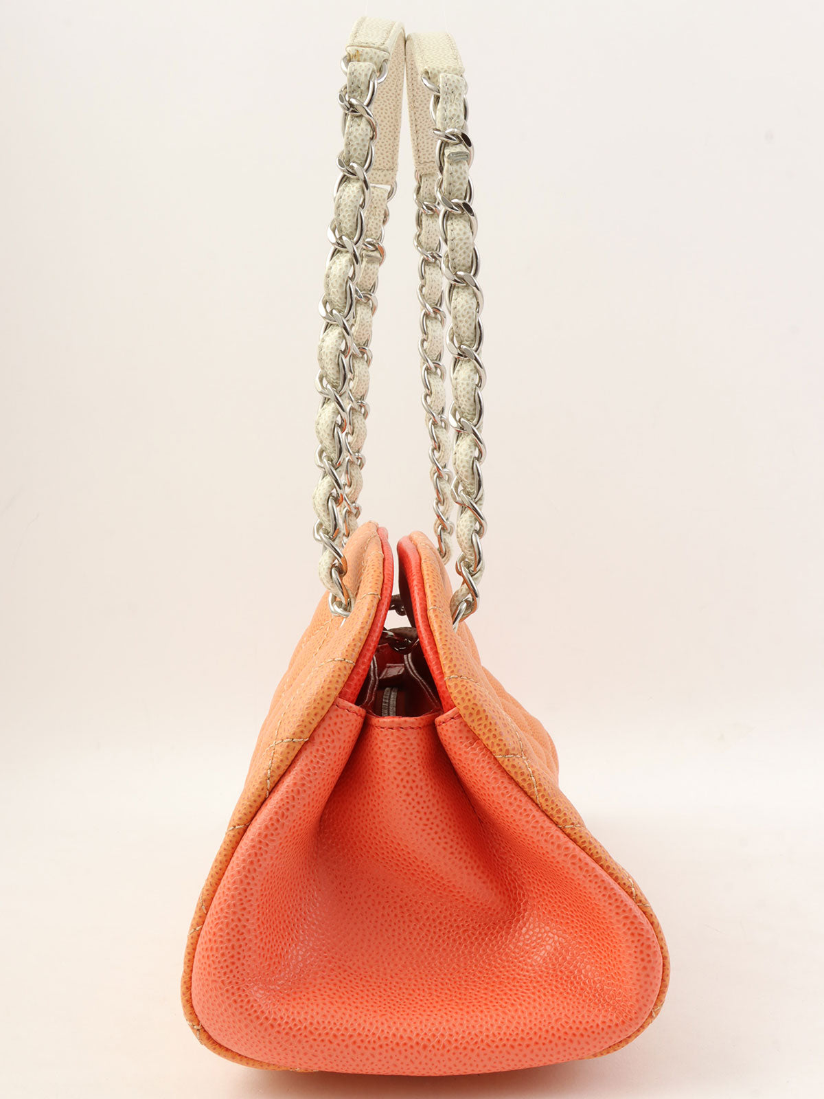 2013年頃製 キャビアスキンCCマークチャームチェーンショルダーバッグ オレンジ/ホワイト