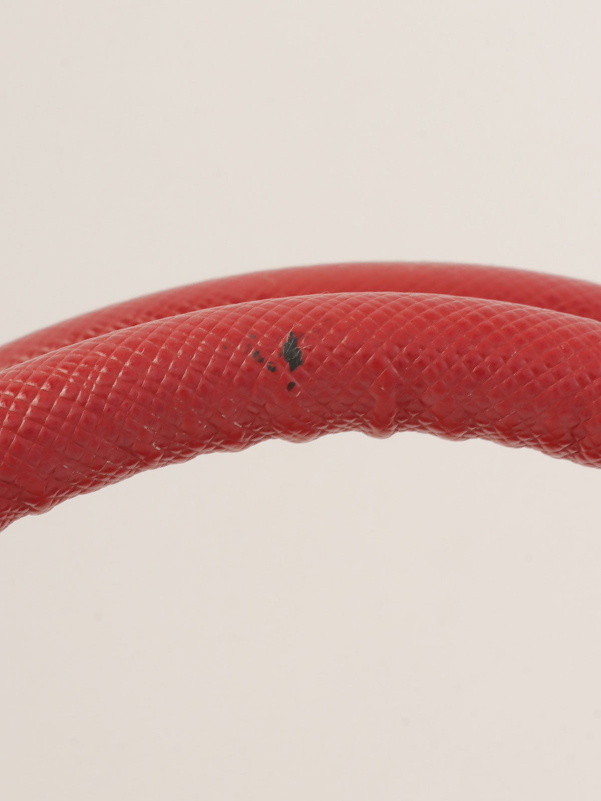 サフィアーノロゴプレートハンドバッグ レッド