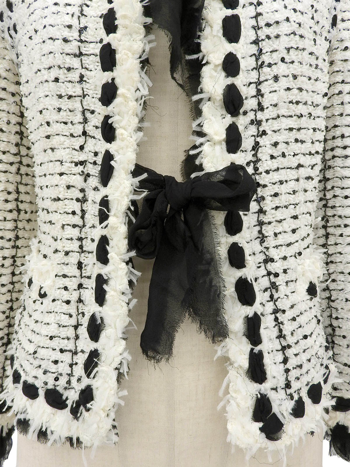 2005款黑色/白色斜纹软呢亮片缎带领结外套