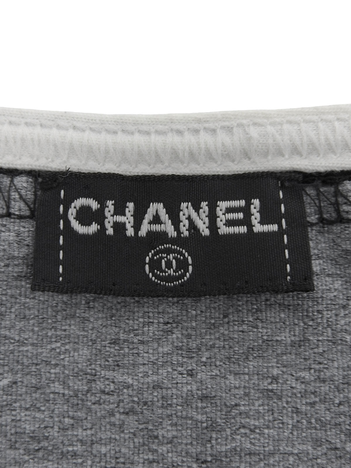 Trim Design CC Mark Stitch Short Sleeve Top in Gray