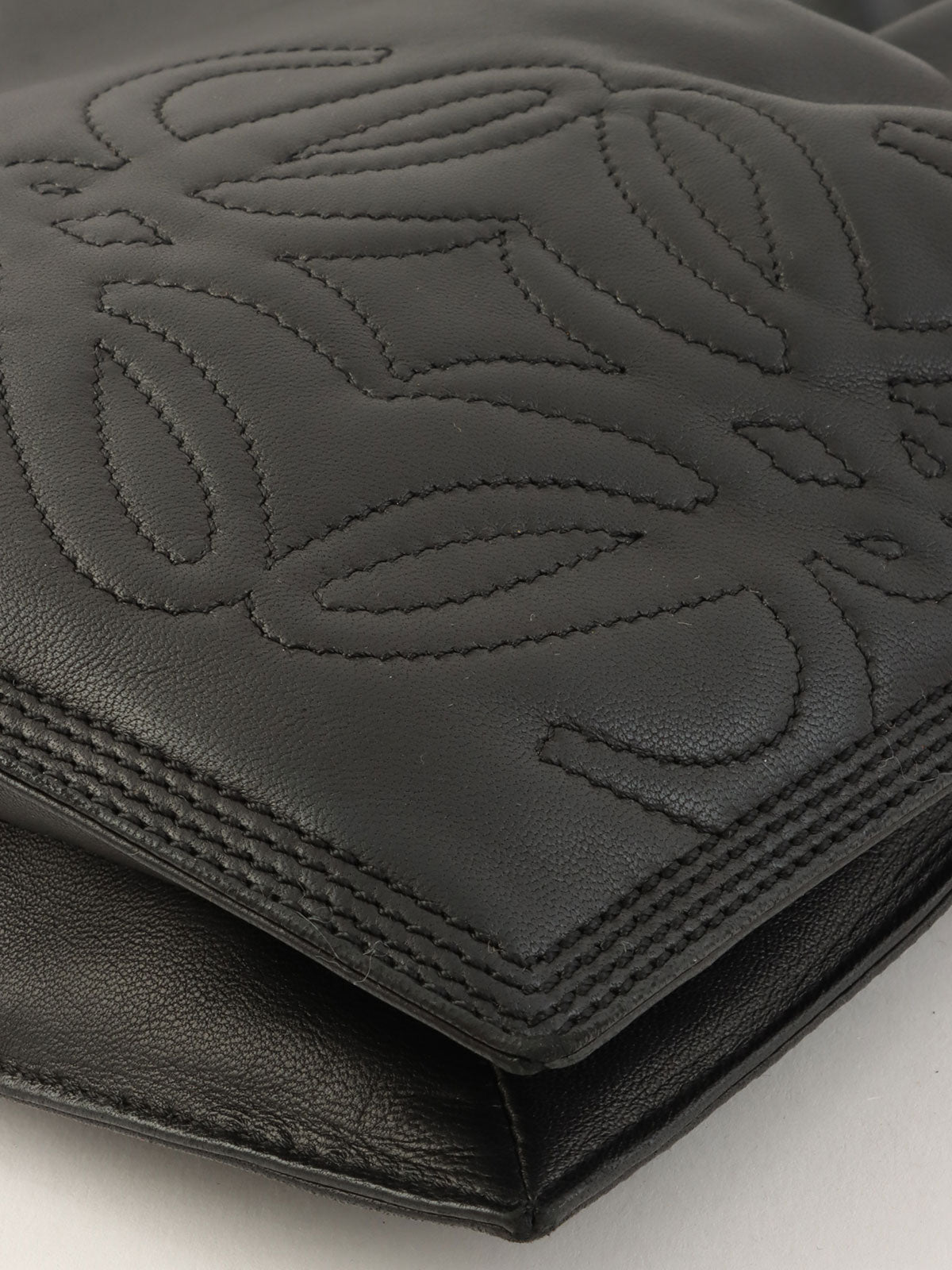 黑色Anagram Stitch单肩包