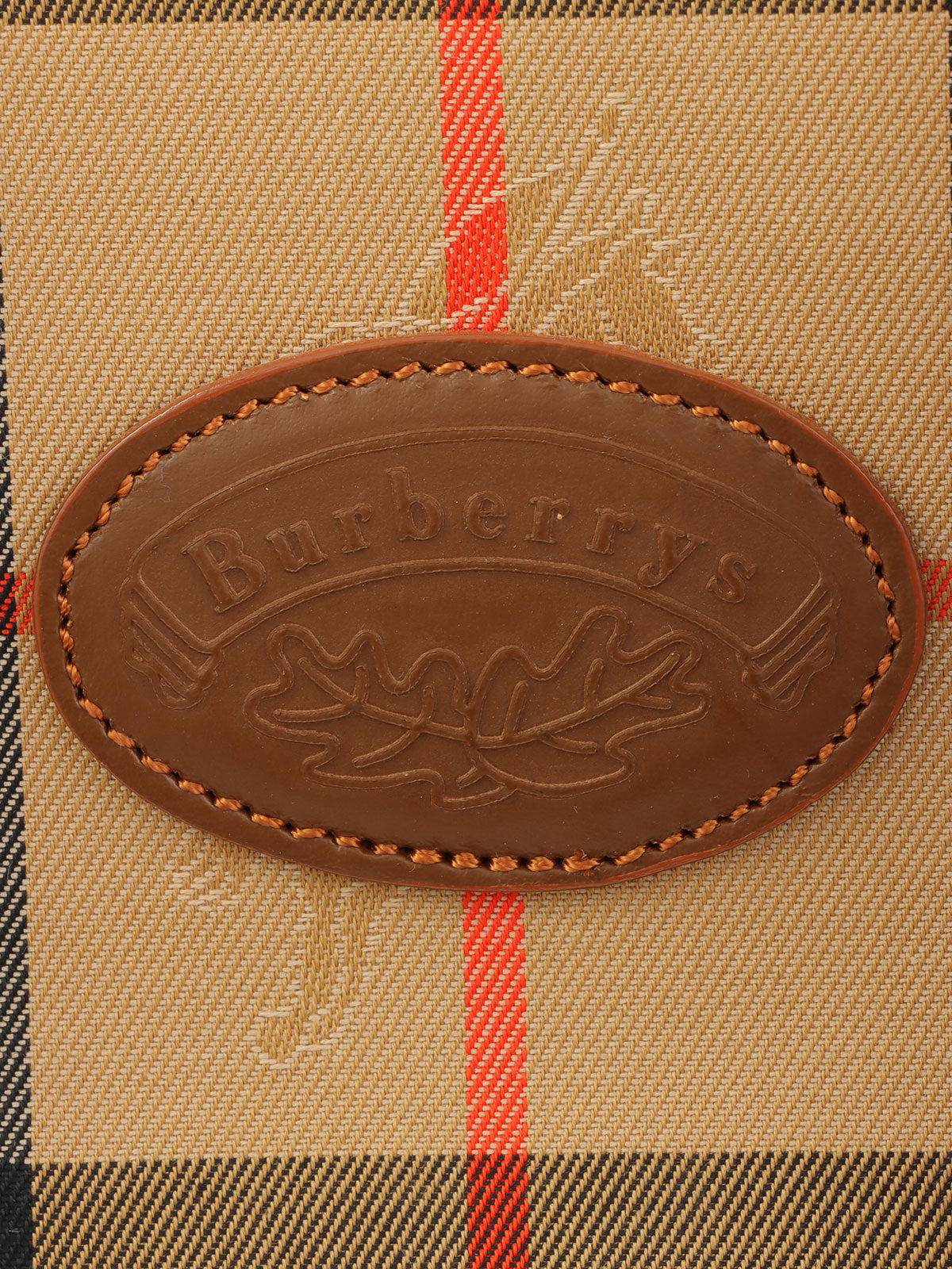 ノバチェックパターンロゴエンボスボストンバッグ　ブラウン/マルチ