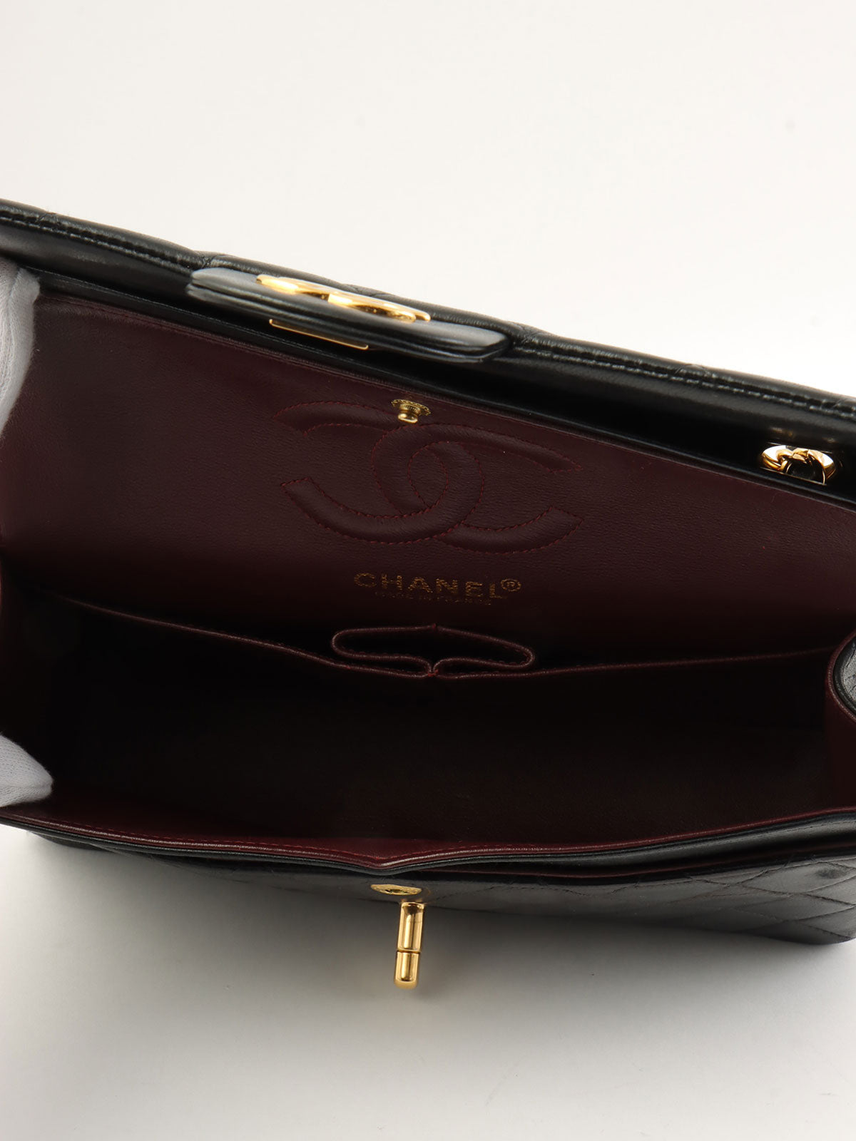 2000 Classic Flap Chain Bag 23cm Black