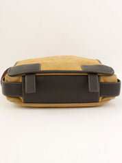 スエードアナグラムショルダーバッグ ベージュ/ブラウン