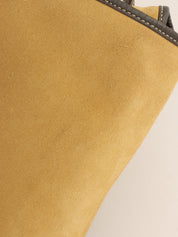 スエードアナグラムショルダーバッグ ベージュ/ブラウン