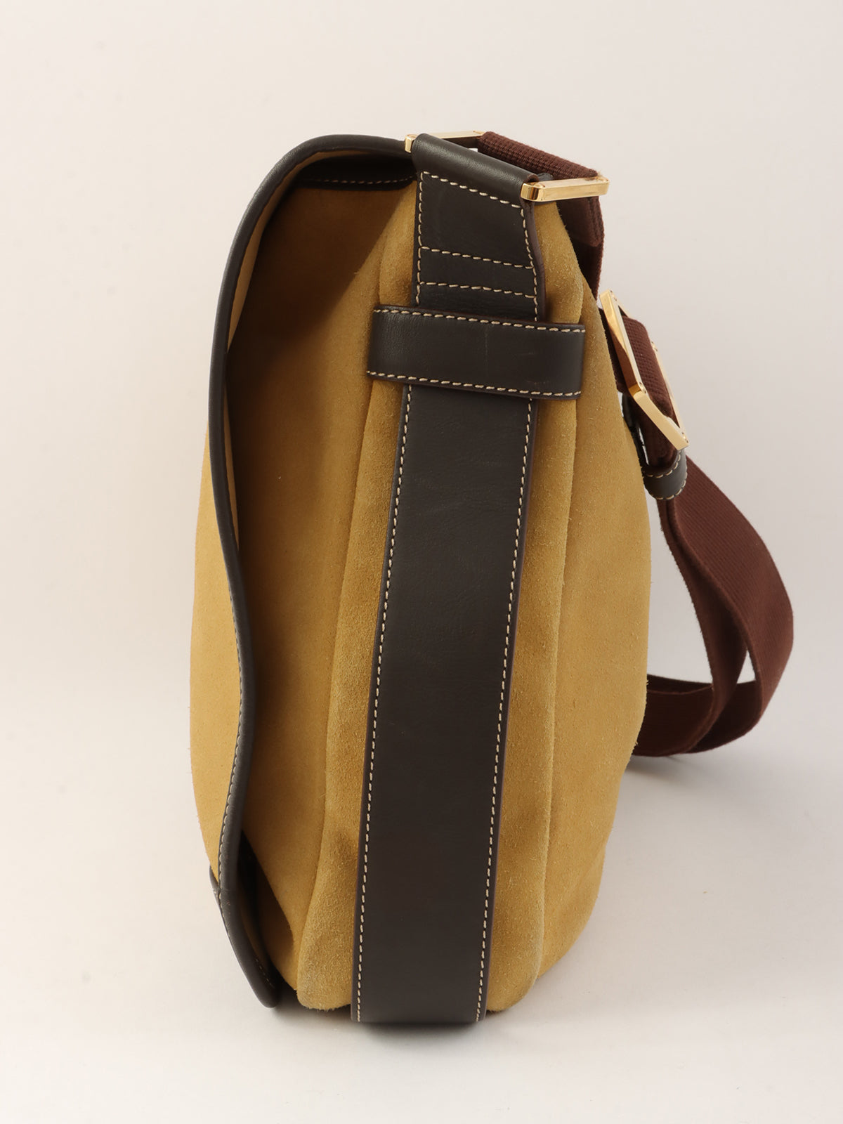 スエードアナグラムショルダーバッグ ベージュ/ブラウン