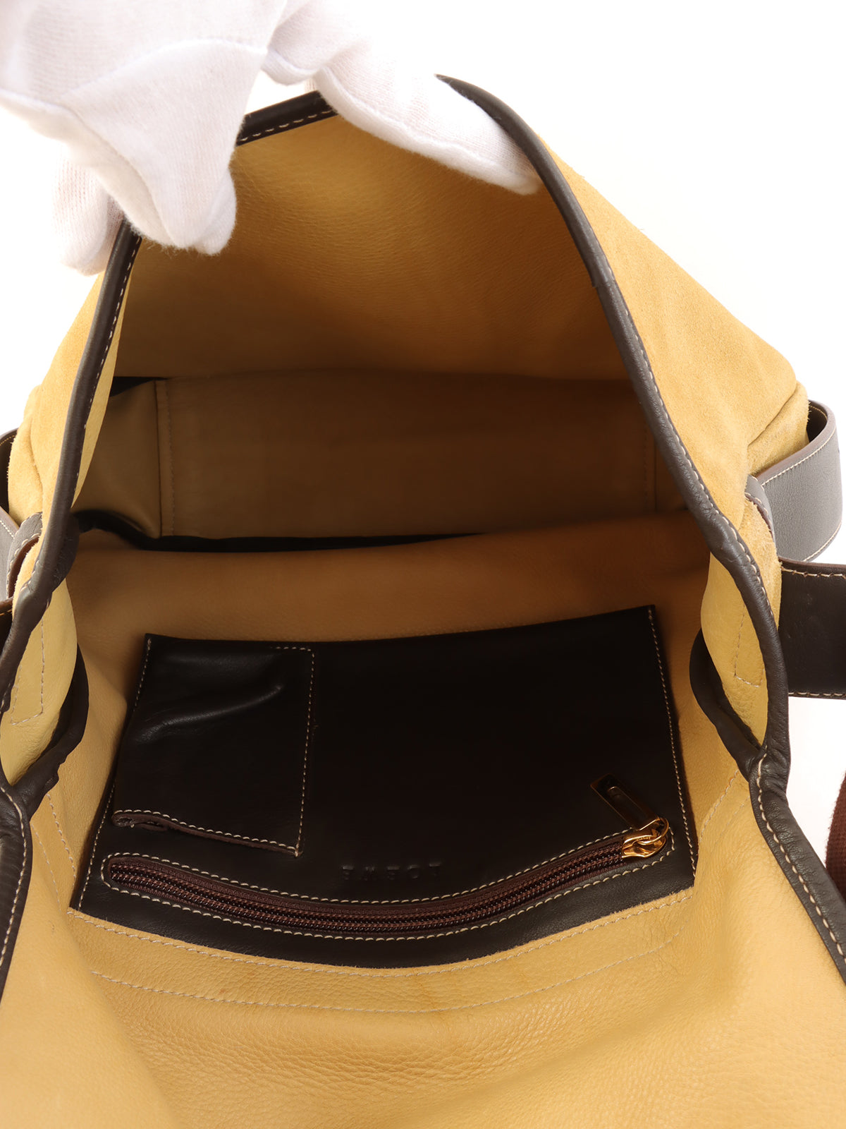 スエードアナグラムショルダーバッグ ベージュ/ブラウン