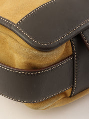 スエードアナグラムショルダーバッグ ベージュ/ブラウン