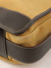 スエードアナグラムショルダーバッグ ベージュ/ブラウン