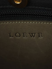 スエードアナグラムエンボスショルダーバッグ カーキ