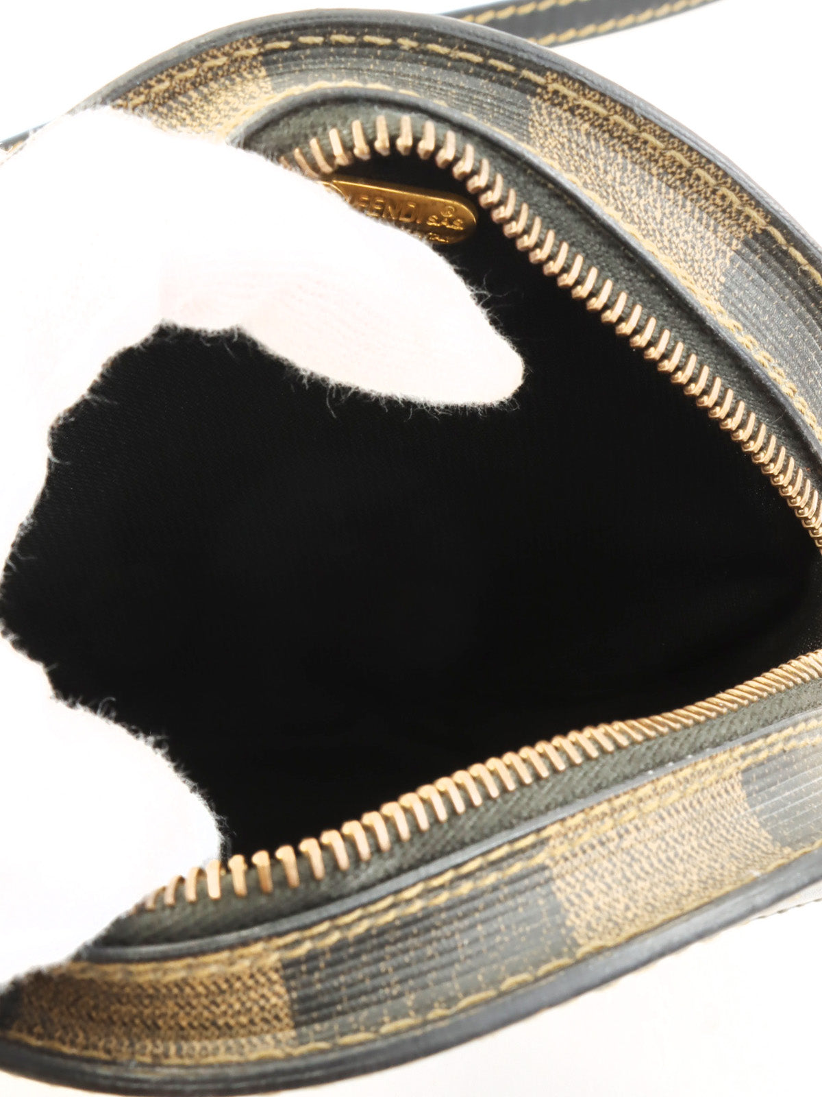 Pecan Round Shoulder Bag Black