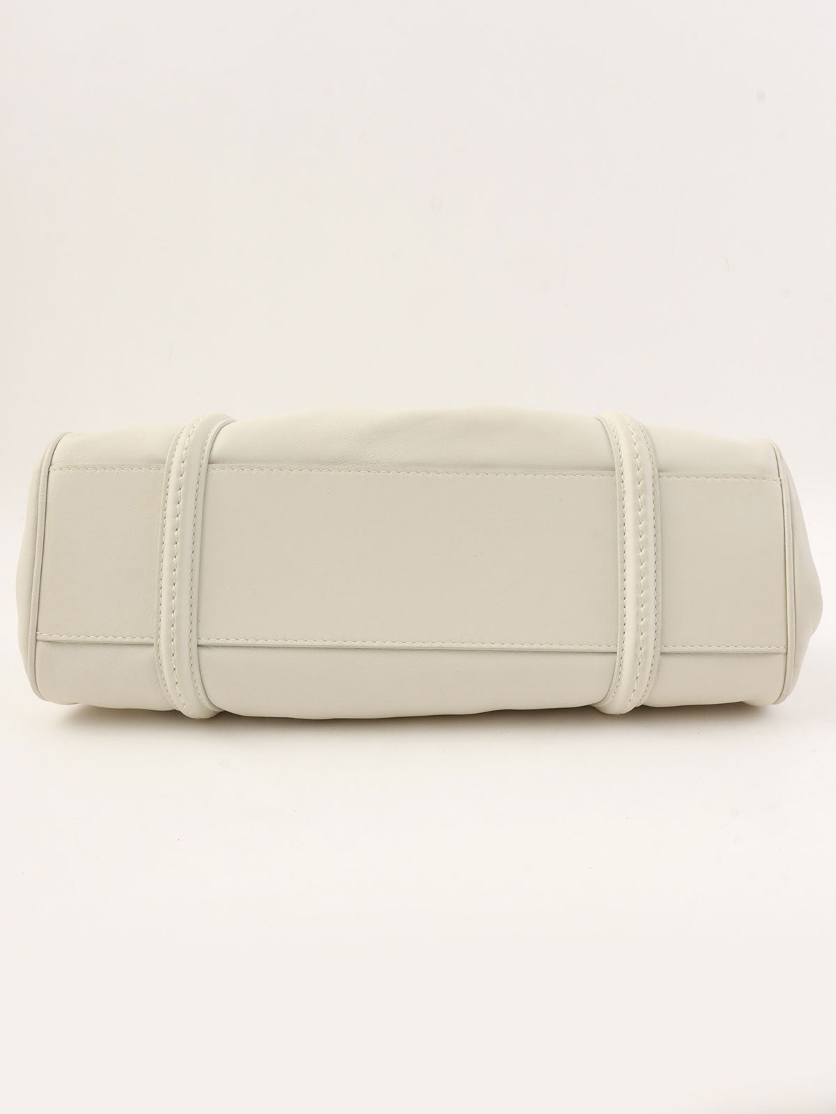 我的 Dior Frame 白色手提包