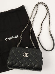 2015 Circa Black Clasp Chain Shoulder Bag
