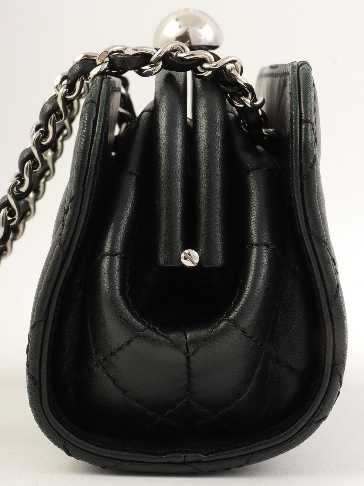 2015 Circa Black Clasp Chain Shoulder Bag