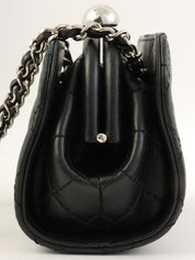 2015 Circa Black Clasp Chain Shoulder Bag