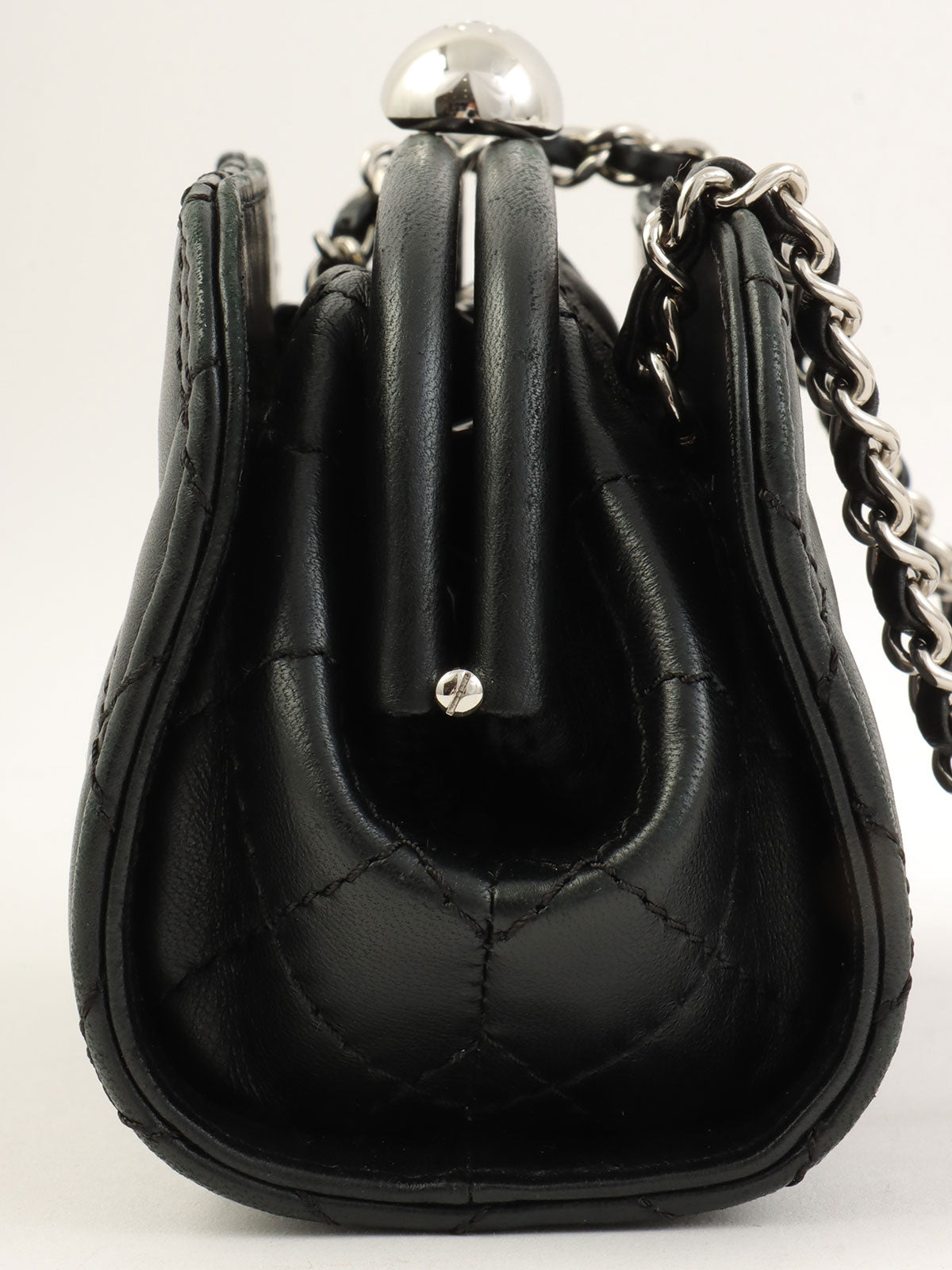 2015 Circa Black Clasp Chain Shoulder Bag