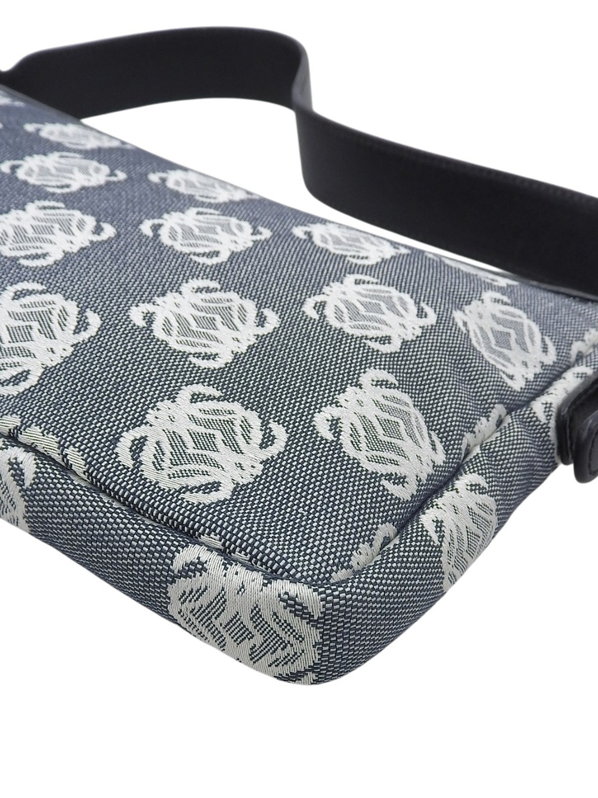 黑色/海军蓝帆布和皮革组合图案手提包