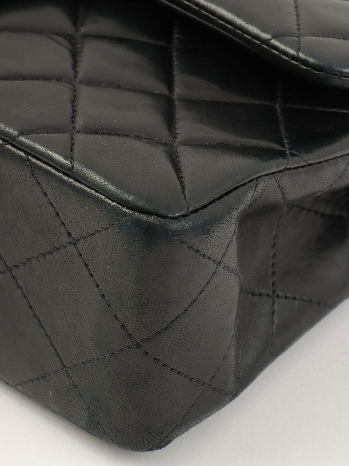 2000 Classic Flap Chain Bag 23cm Black