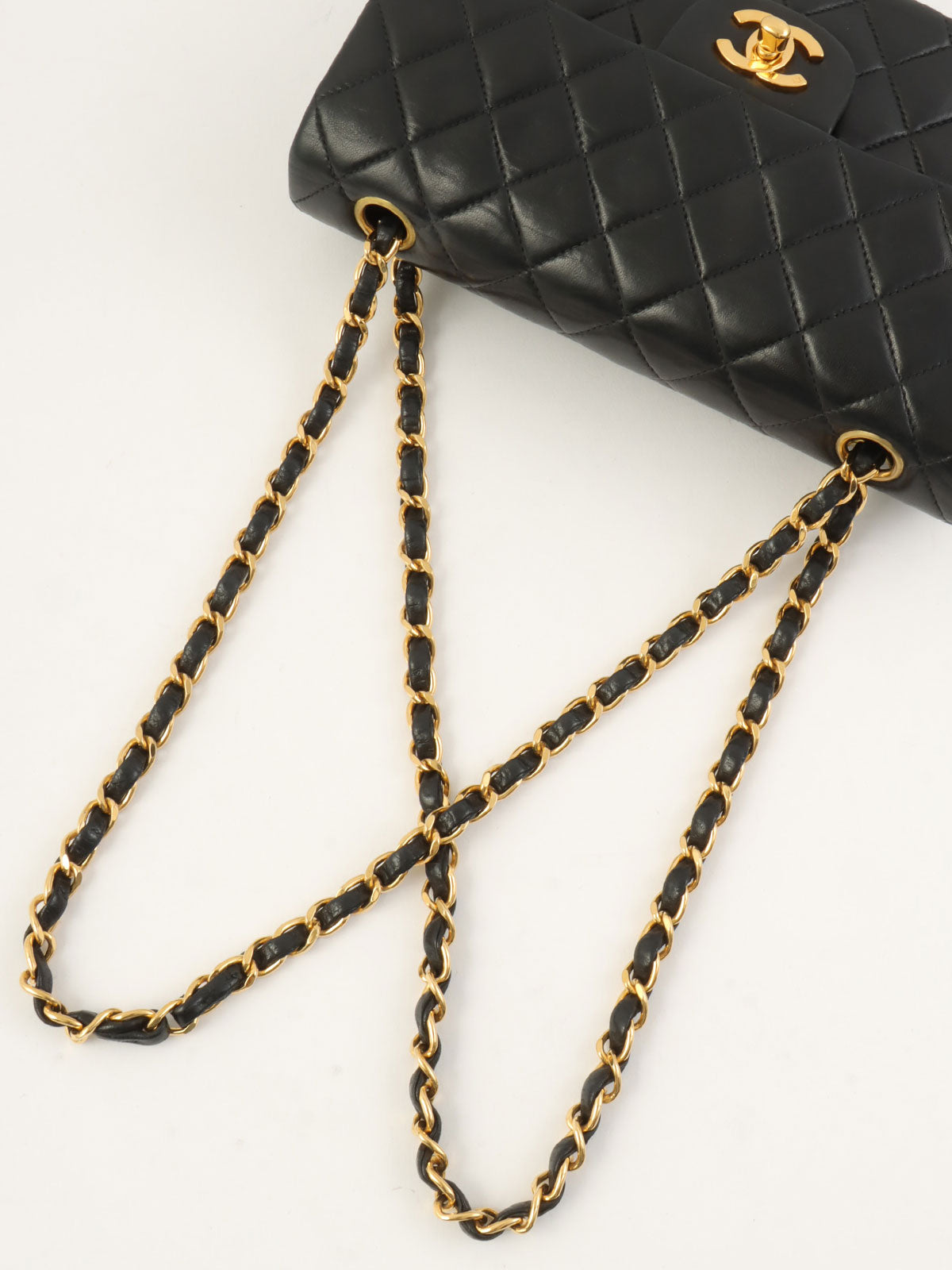 2000 Classic Flap Chain Bag 23cm Black