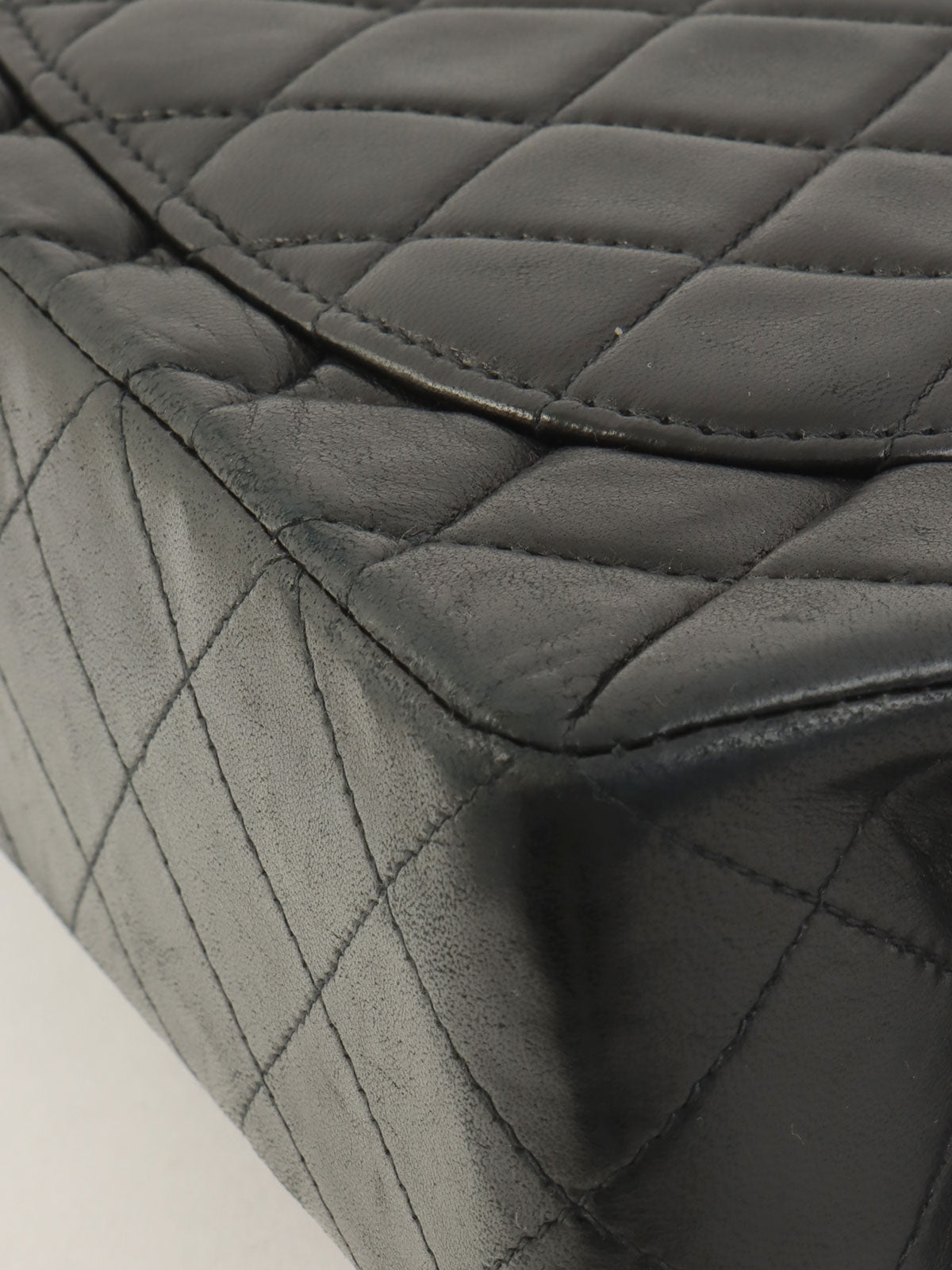 2000 Classic Flap Chain Bag 23cm Black