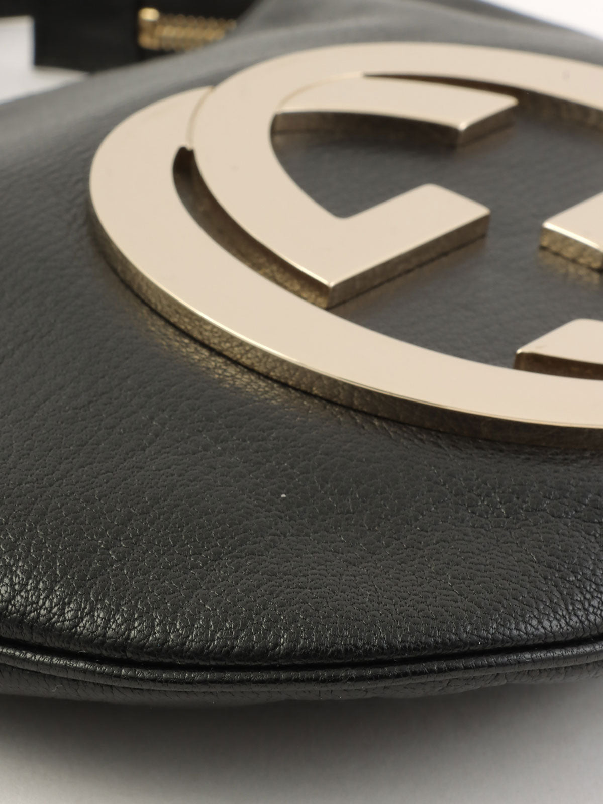 黑色互扣手提包