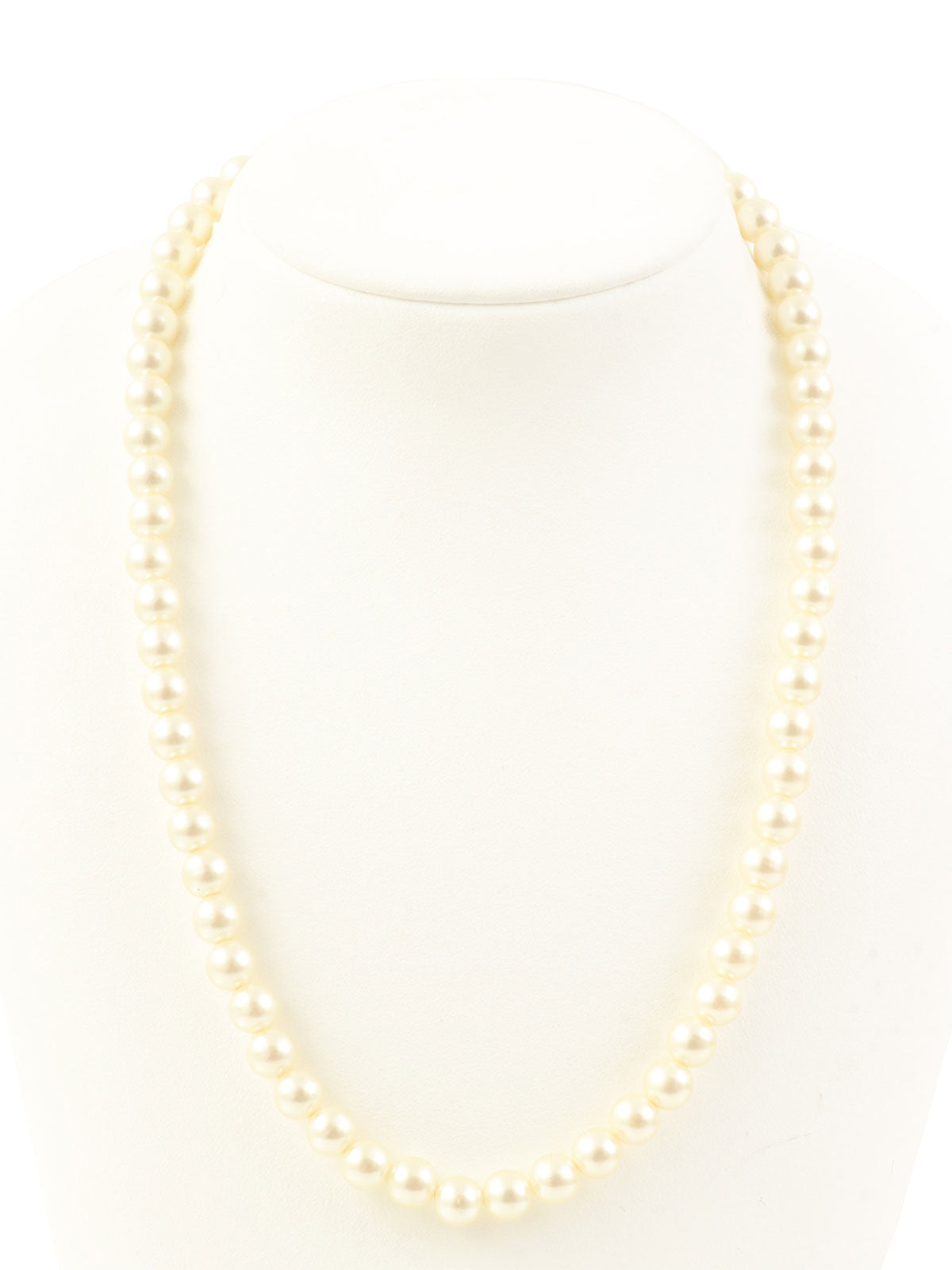 White pearl necklace