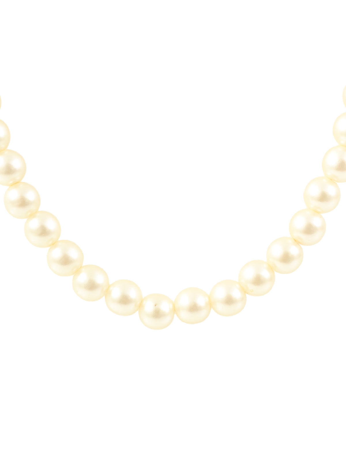 White pearl necklace