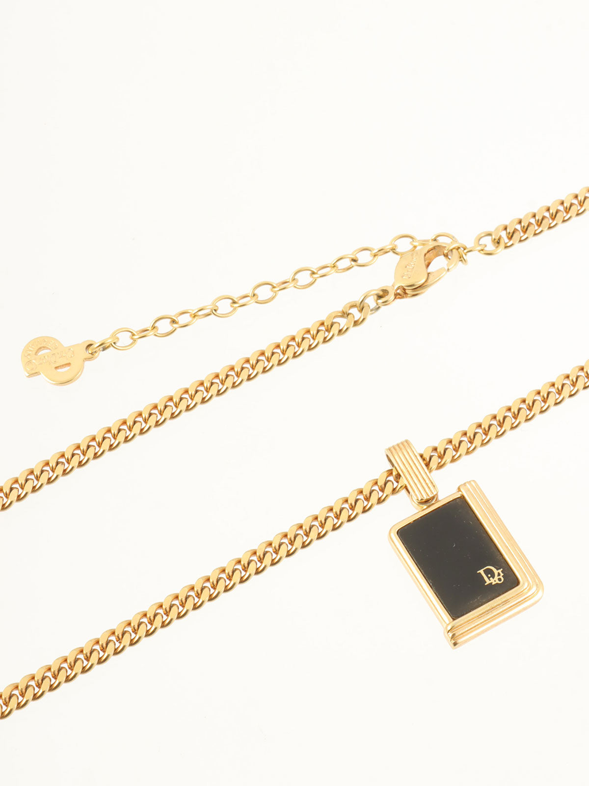 黑色/金色Logo吊牌项链
