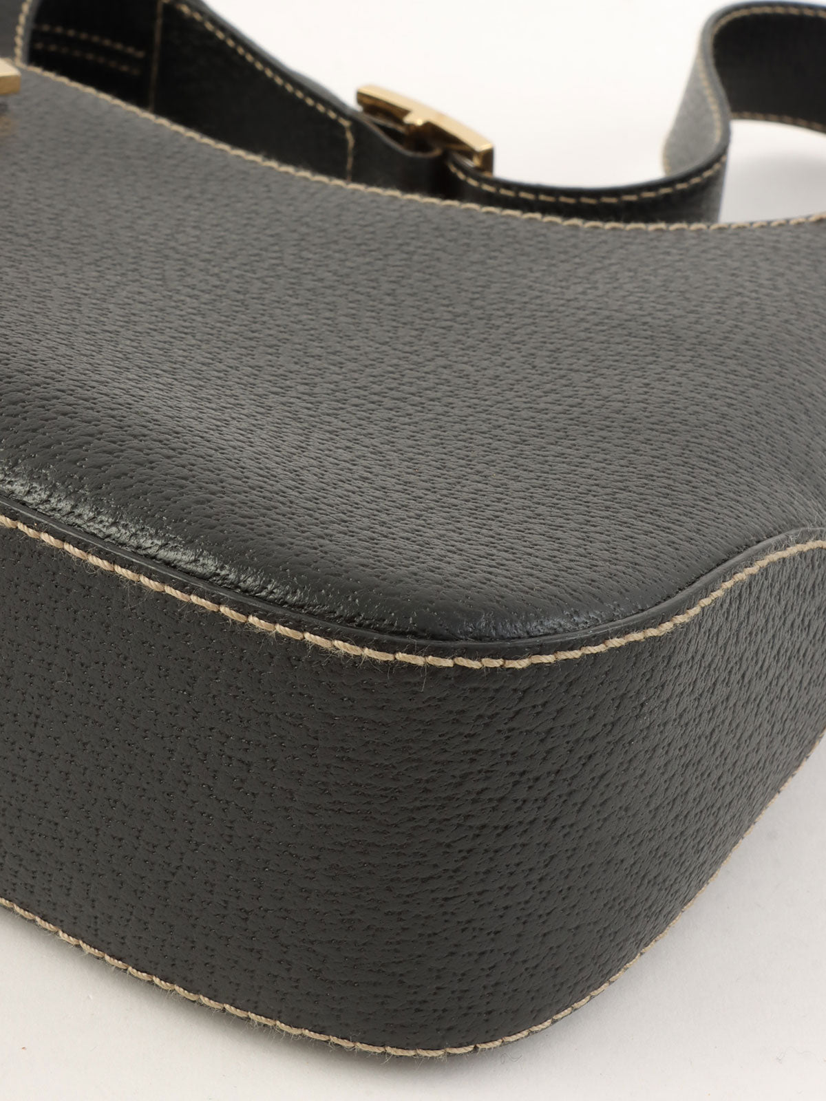 Gancini Plate 单肩包（黑色）