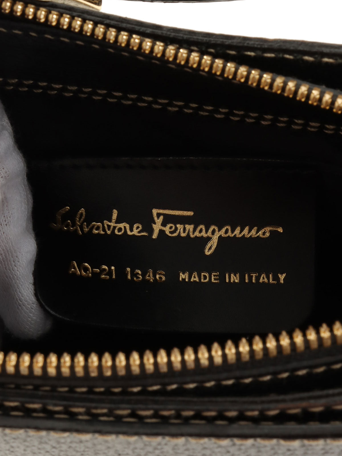 Gancini Plate 单肩包（黑色）