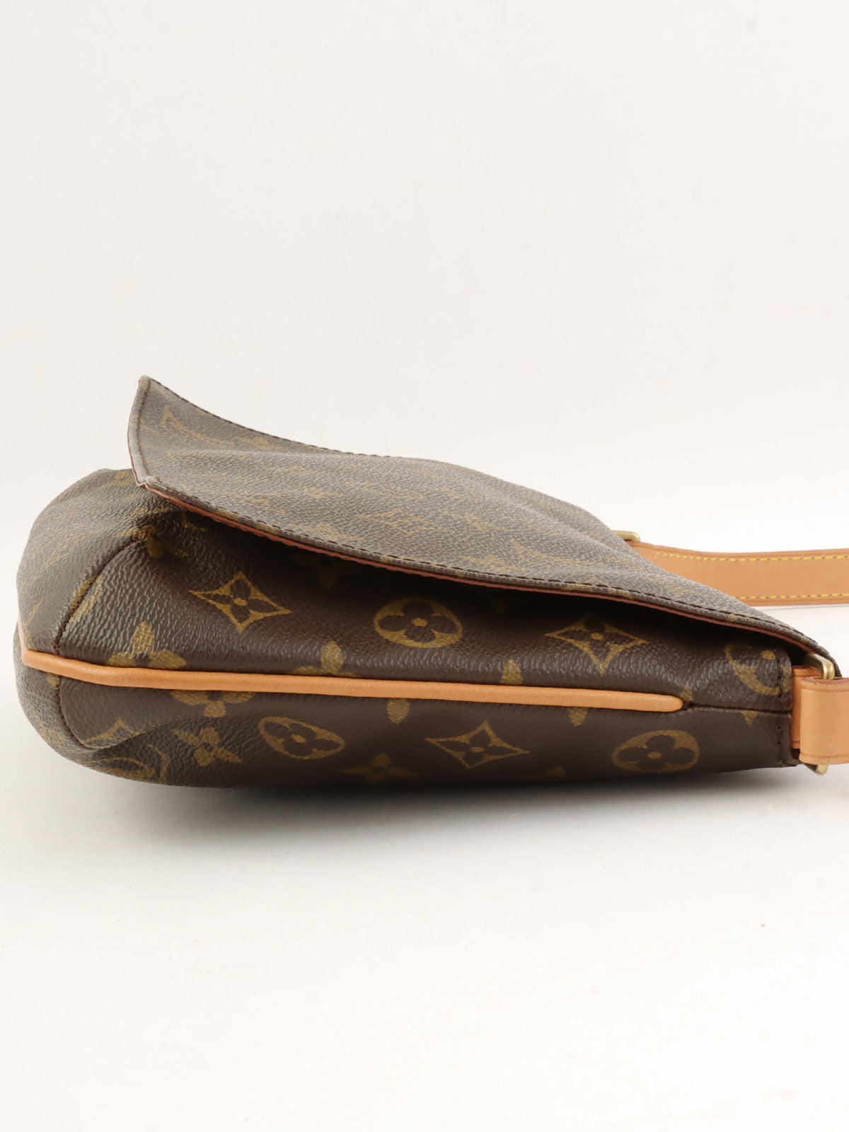 2001 Canvas Monogram Musette Tango Short Brown