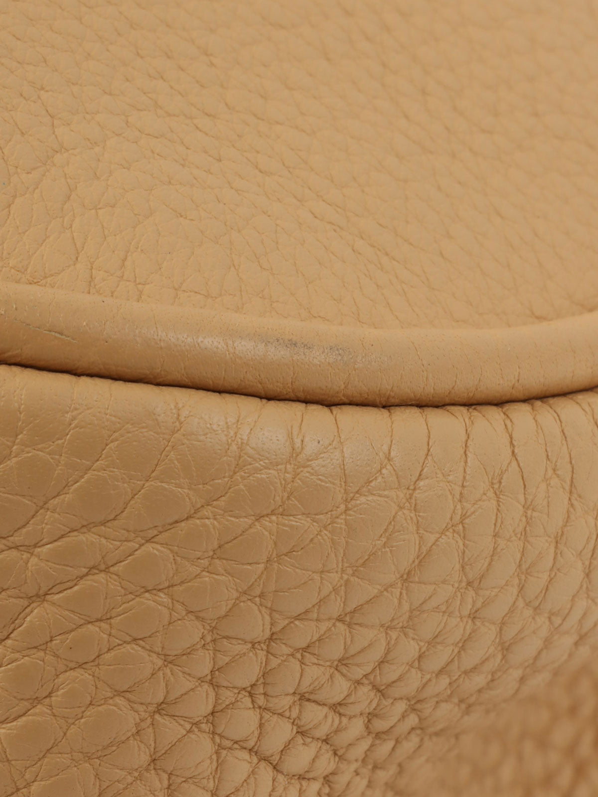 Beige leather logo plate handbag