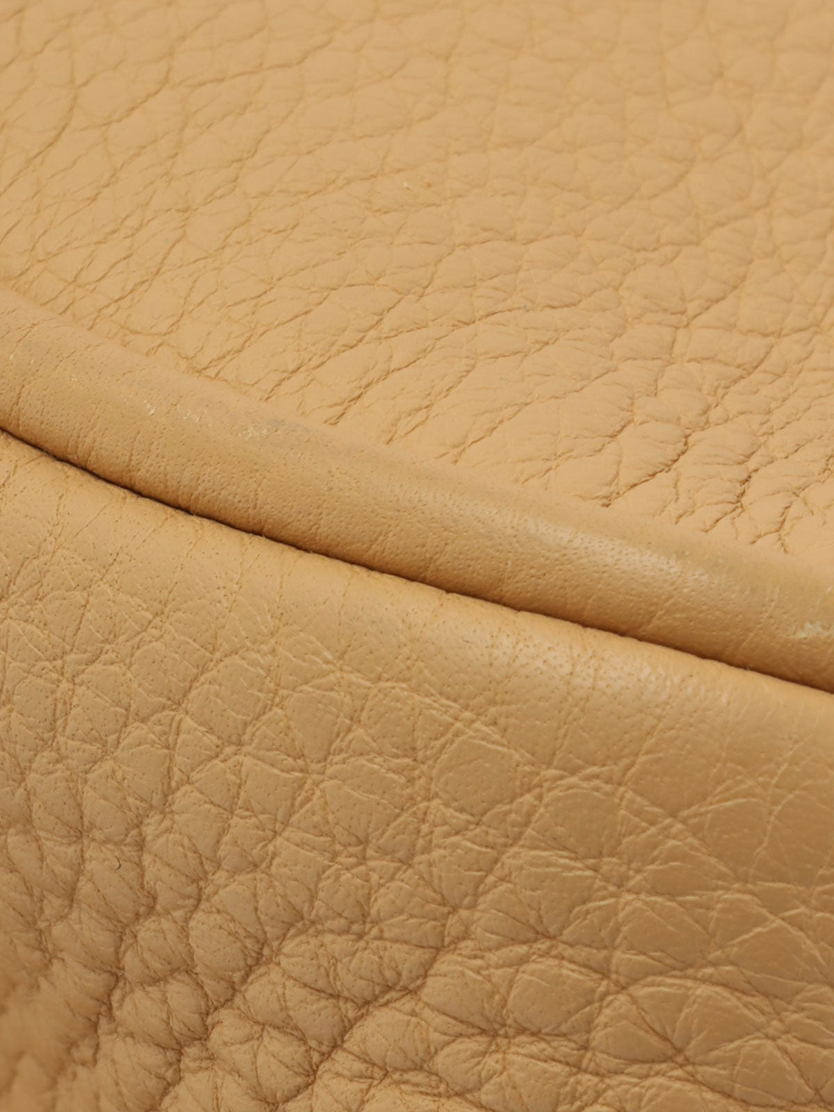 Beige leather logo plate handbag