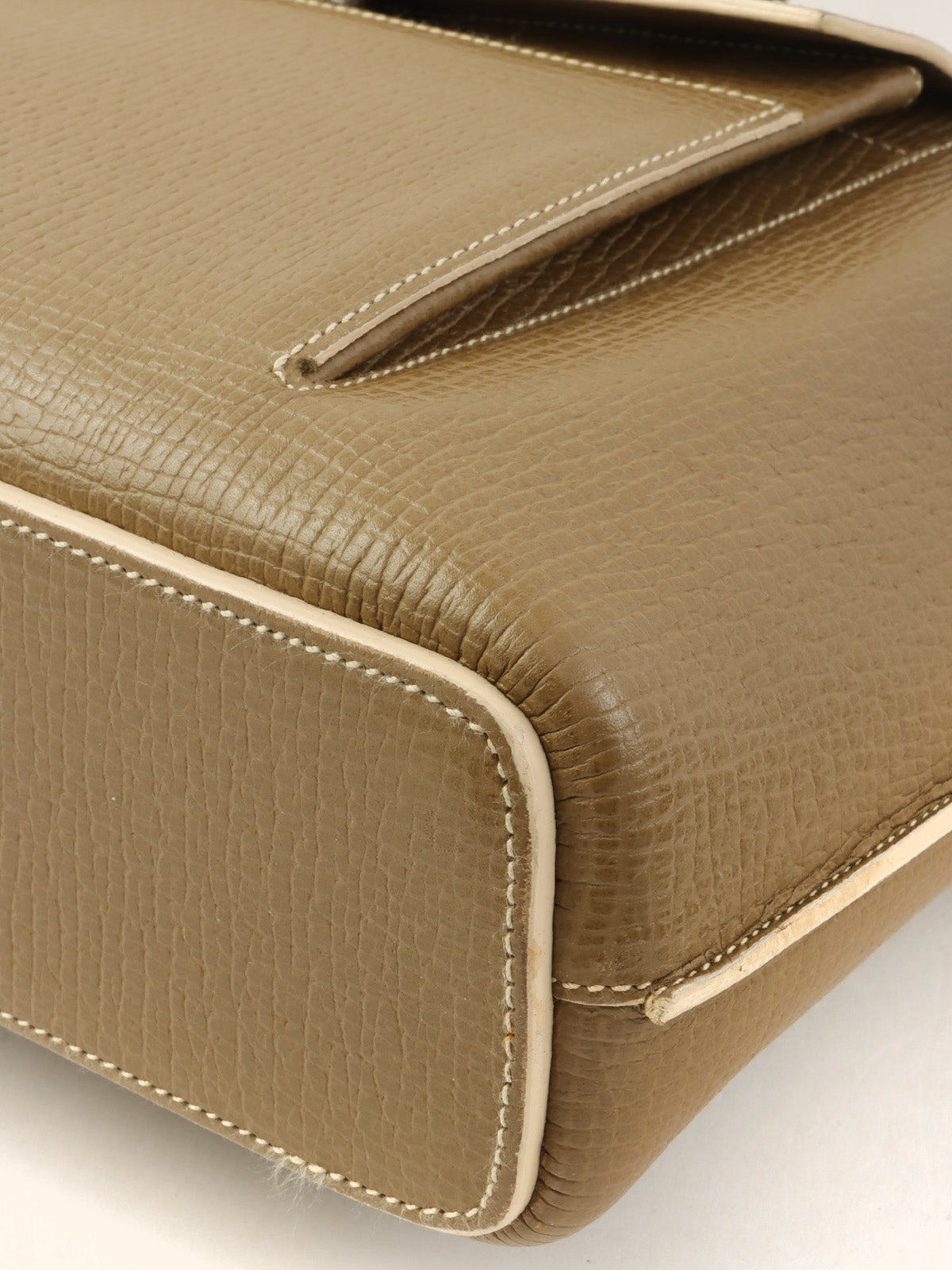 ロゴエンボスハンドバッグ カーキ