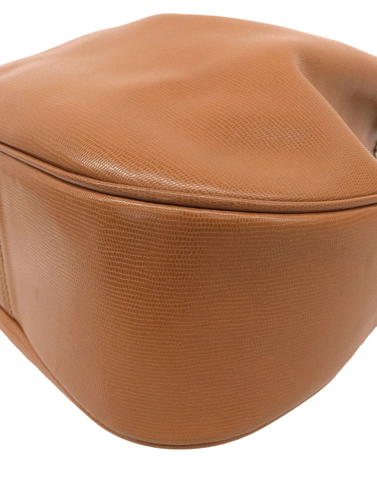 ロゴチャーム巾着ショルダーバッグ ブラウン