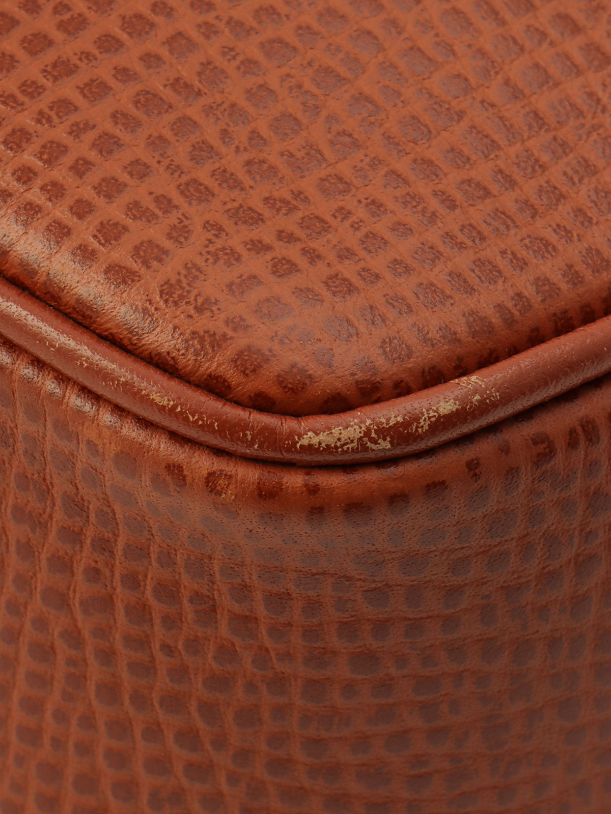 オーバルロゴプレートショルダーバッグ ブラウン