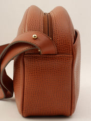 オーバルロゴプレートショルダーバッグ ブラウン