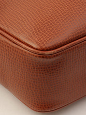 オーバルロゴプレートショルダーバッグ ブラウン