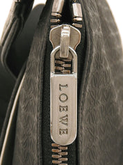 黑色重复字母重组图案单肩包