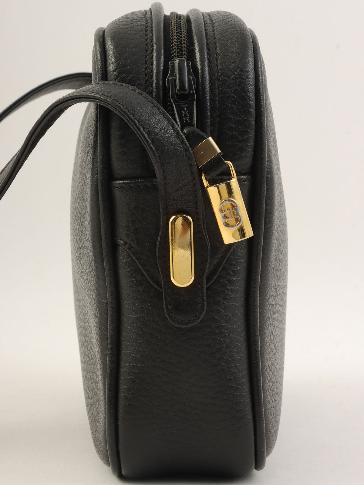 黑色方形迷你Logo牌单肩包