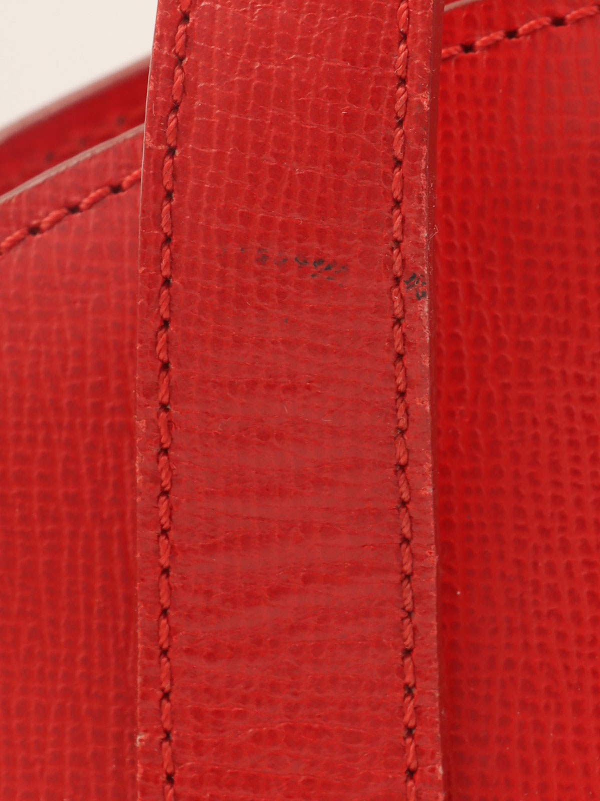Oval Logo Plate 2-Way Bag Red